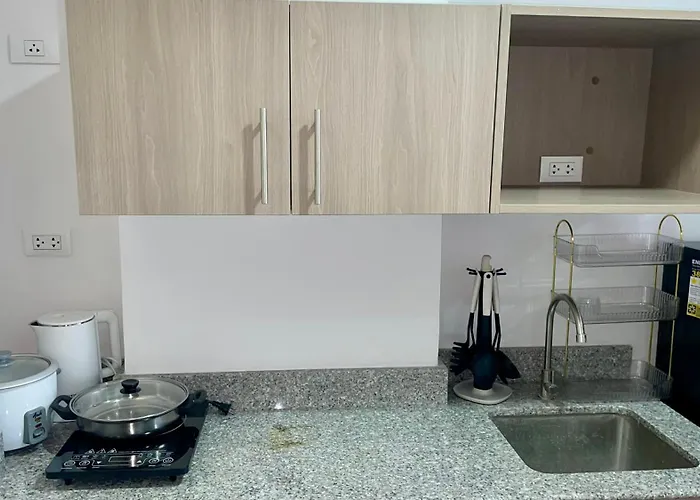 Amani Cozy Staycation Apartment *